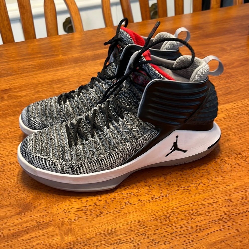 MAKE OFFERS!!! Jordan XXXII Black Cement 2017 size 6 condition 8/10